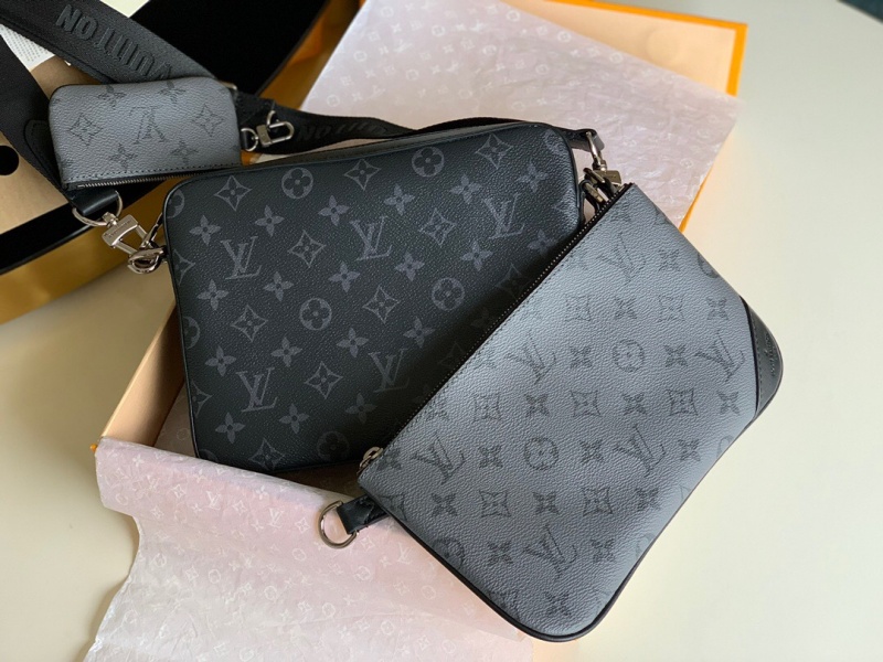 M69443 LV Trio 郵差包 Monogram Eclipse 帆布男包 黑花