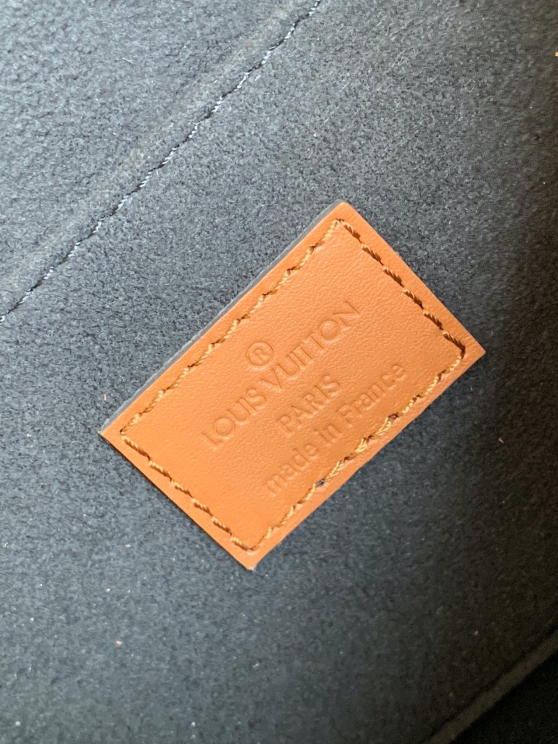 M44391 LV BIFACE 手袋 2019年早春郵差包 LV Monogram帆布女包 LV達芙妮
