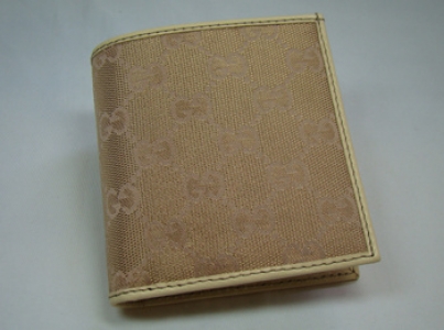 124591 ����Ʒ�|(zh��) GUCCI�¿���ɫ����ϵ�Еr(sh��)��Ůʿ�X�A GUCCI��(j��ng)����X��
