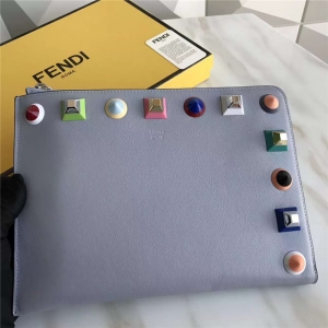 FENDI �ҵ� 0365L �¿���ܛСţƤ��ɫ�Tᔭh(hu��n)�@���?zh��n)��ð?���{(l��n)ɫ