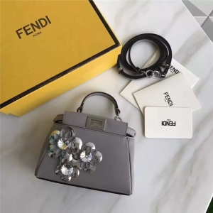 FENDI �ҵ��¿� �r(sh��)�b����ƤMICRO PEEKABOO ̫�(y��ng)������С؈�� ��ɫ