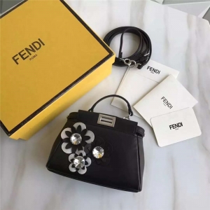 FENDI �ҵ��¿�  �r�b����ƤMICRO PEEKABOO ̫ꖻ�����С؈��   ��ɫ�ڻ�