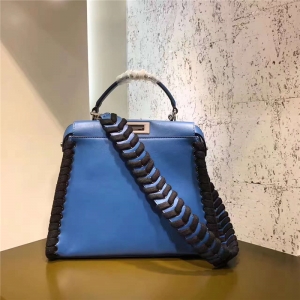 FENDI  �ҵ�7210 СţƤ������� Ƥ�l���� ���K�玧 ������