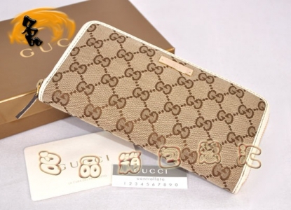 112724 һ��һƷ�|(zh��) Gucci���¿� �����pG�����L���X�� GucciŮ�� �����װ�ɫ