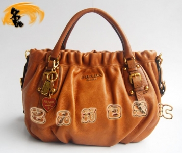 80066 ��ƷƷ�| Prada���¿� �M��ţƤ�r��Ů�� Pradaб��� Prada����� �\��ɫ
