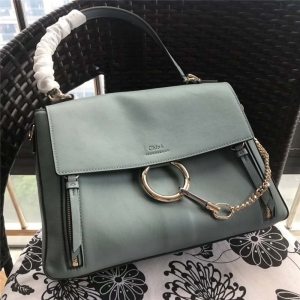 Chlo�� ������ Faye Day ���Ƽ玧 С̖ �A�h(hu��n)朗l �μ�б��� ���{ɫ