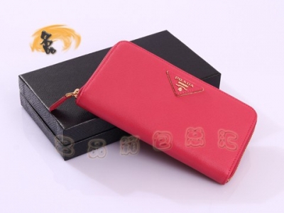 1M0506 Prada���¿� Pradaʮ�ּyţƤ����X�� �����_(d��)�L���X�A Prada�X�� õ�tɫ
