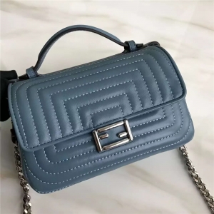 FENDI �ҵ� 8770 �r�b��� Micro Baguette ���y�p��朗l�� �{��ɫ