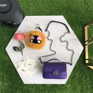 FENDI �ҵ� 8769 �r�b��� Micro Baguette ���y�p��朗l�� ��ɫ