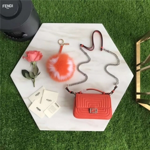 FENDI �ҵ� 8769 �r�b��� Micro Baguette ���y�p��朗l�� �ټtɫ