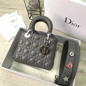 Dior LADY DIORС��Ƥ����� 2017�¿�ϊW���´����� ��ɫ