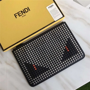 0341 FENDI �ҵ� ��ħ�۾� ��� ����СţƤ����ִ� �yᔼt��