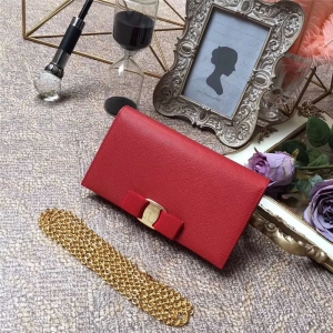 22B875 Ferragamo ������Ľ ����ɫVara�����Y(ji��) �๦��С�� ��t