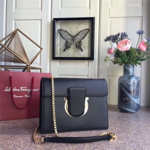 21G671 Ferragamo ������Ľ ��h��� СţƤ ��̖���w 朗l�� ��ɫ