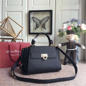 21F628 Ferragamo������Ľ Sofia�� ˤ�yţƤ �i�� ��̖��� ��ɫ
