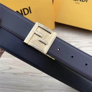 7C0353 Fendi�ҵ� СţƤ �pF��(bi��o)־ ���D(zhu��n)���� �p����� ��ʿ���� ���