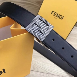 7C0353 Fendi�ҵ� СţƤ �pF��(bi��o)־ ���D(zhu��n)���� �p����� ��ʿ���� �����