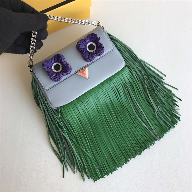397 FENDI�ҵ� MICRO BAGUETTE �Źֱ���D�� ���K�b��ִ� �Gɫ