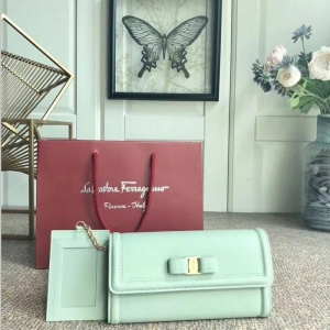 22D154 Ferragamo������Ľ Vara�����Y ���ƼyţƤ ���w��ʽ�X�� ��ɫ