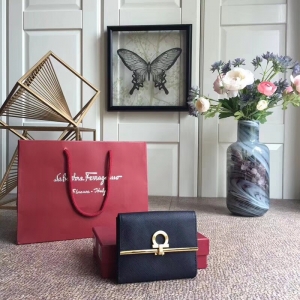 224639 Ferragamo������Ľ Gancio�R��� ���w��ʽ�X�� �{ɫ