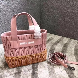 5BA076 MIUMIU��(zhu��n)���¿� С��Ƥ �������l ����Ͱ�� ��ɫ