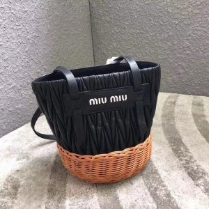5BE021 MIUMIU��(zhu��n)���¿�米�� С��Ƥ �������l Ͱ�ΰ� ��ɫ