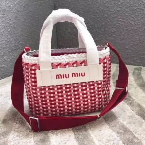 5BA077 MIUMIU��(zhu��n)���¿� ����Ƥ�� �����ִ� ���� �˻@�Ӱ� ��ɫ