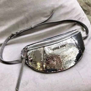 5BL010 MIUMIU ��(zhu��n)���¿� �ֹ�����C ��Ƭ���� �yɫ