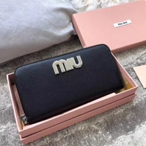 5ML506 MIUMIU �������� ɽ��Ƥ ��LOGO ����X�� ��ɫ