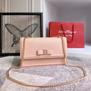 21G462 Ferragamo�Ƹ���Ľ ���ƼyţƤ Vara�����Y ��̖ 朗l���w�� ���