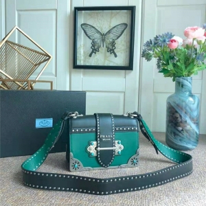 1BD045 Prada Cahier�ִ� �m͢�� СţƤŮ�� ������� �����_(d��)�μ�� �Gɫ