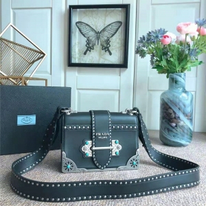 1BD045 Prada Cahier�ִ� �m͢�� СţƤŮ�� ������� �����_(d��)�μ�� ��ɫ
