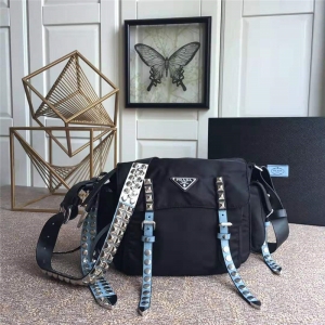 1BD118 PradaŮ�� �������� �T��b� �M(j��n)��ţƤ �����_(d��)�μ�� �����{(l��n)
