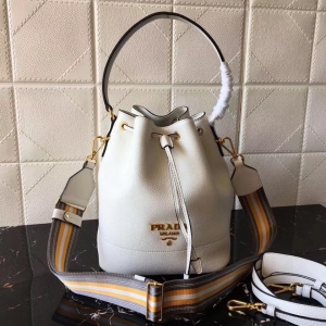 1BE018 PradaŮ�� СţƤ¹Ƥ�y �����_(d��)����� ���KˮͰ�� Prada��� ��ɫ