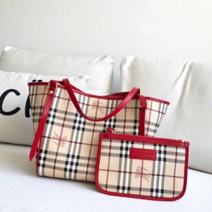 Burberry��ĸ�� ��(j��ng)���(zh��n)�R��y �͌������ذ� ����μ�ُ��� �tɫ