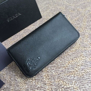 2ML317 Prada�����_(d��) ��ʮ�ּyţƤ �´���ؔͯ�ְ� Prada�L���X�A ��ɫ