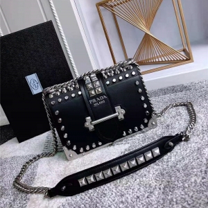 1BD045 Prada cahierŮ�� �¿� �T��b� СţƤ �����_�μ�б��� ��ɫ