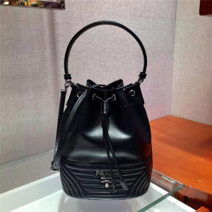 1BH038 PradaŮ�� �����_(d��)����� �W�p СţƤб��� PradaˮͰ�� ��ɫ