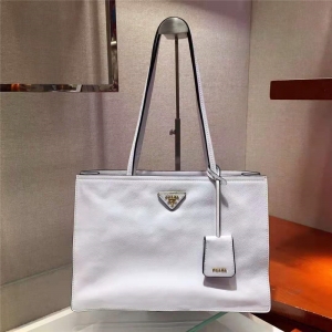 1BG122 PradaŮ�� �����_(d��)�ִ� ���ǻ՘�(bi��o) ˤ�yţƤ�ִ� Prada��� ��ɫ