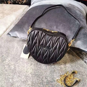 5BH166 MiuMiu���İ� Matelasse С��Ƥ ����朗l�ִ� ��ɫ