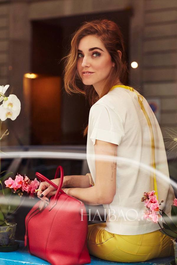 時(shí)尚博主嘉拉·法拉格尼 (Chiara Ferragni) 演繹全新路易·威登LV (Louis Vuitton) Lockit系列手袋大片