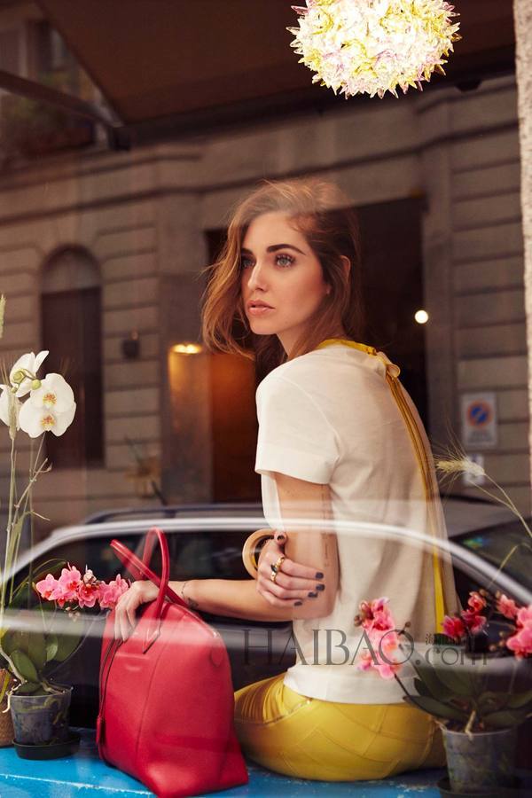 時(shí)尚博主嘉拉·法拉格尼 (Chiara Ferragni) 演繹全新路易·威登LV (Louis Vuitton) Lockit系列手袋大片