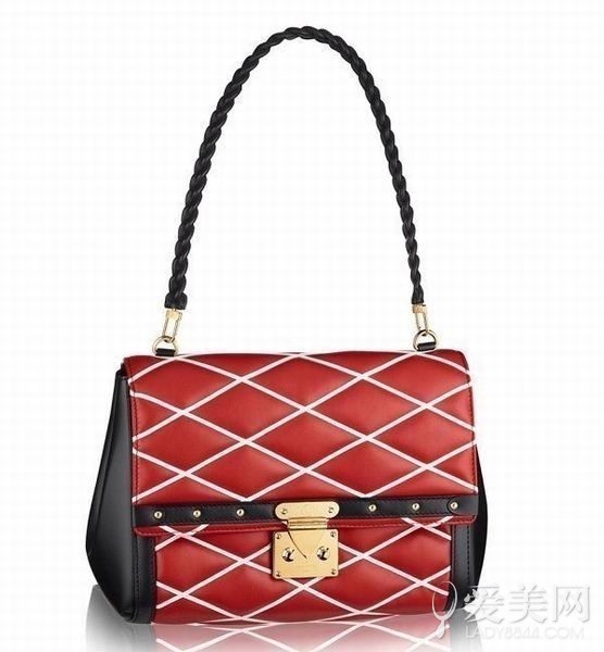 繼續(xù)奢侈風(fēng)向標 LV2015度假系列包袋