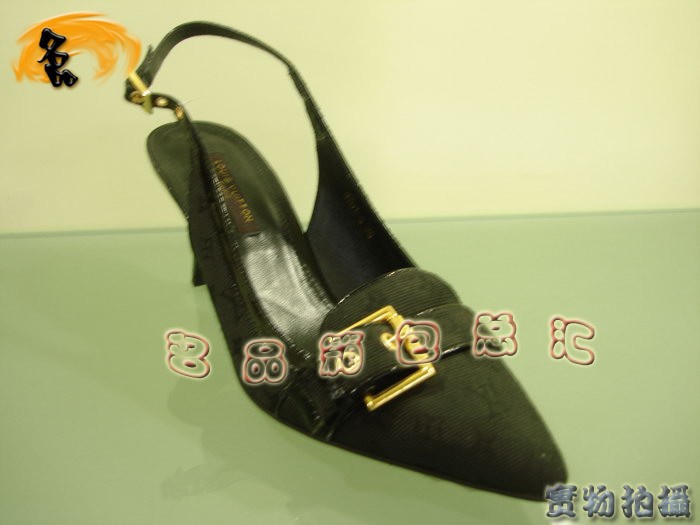 Louis Vuitton ��(j��ng)���ϻ� LVŮЬ LV�߸�Ь LV���(hu��)Ь һ��һ