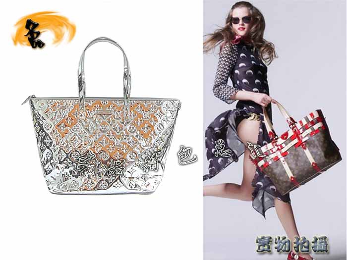 M95759 LV時(shí)尚漆皮單肩包 LV手提包 LV壓花包 LV經(jīng)典老花 LV女包