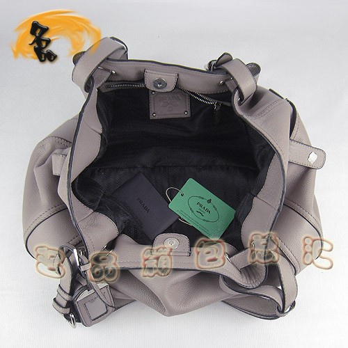 1811 Prada/�����_(d��) ���¿�r(sh��)��Ů�� PradaȫƤ����� Prada�μ�� ��(zhu��n)��Ʒ�|(zh��)