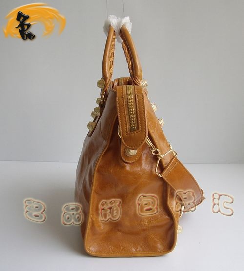 084338B 巴黎世家經(jīng)典款機(jī)車包 BALENCIAGA牛皮斜挎包 時(shí)尚女士手提包