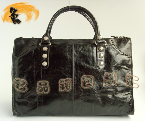 084334A ��(j��ng)��AŮʿ����� BALENCIAGA�C(j��)܇(ch��)�� �������ҕr(sh��)�����e�����