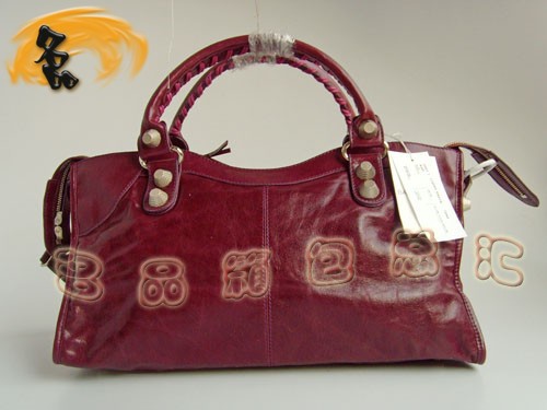 084328A �������ҕr(sh��)������� BALENCIAGA��(j��ng)��C(j��)܇�� ���¿����eŮʿб���