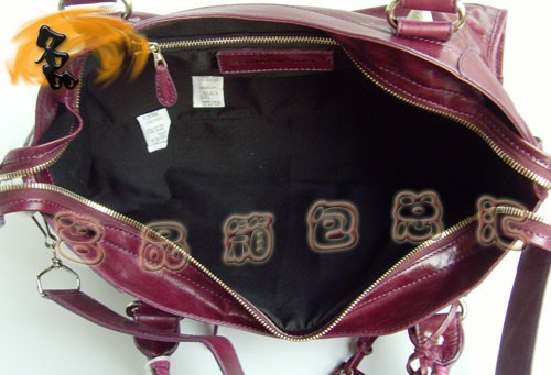 084328A �������ҕr(sh��)������� BALENCIAGA��(j��ng)��C(j��)܇�� ���¿����eŮʿб���